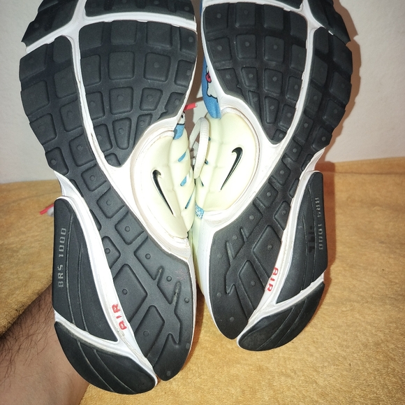 Nike Hello Kitty Presto Running Shoes Size 9 - Picture 11 of 14